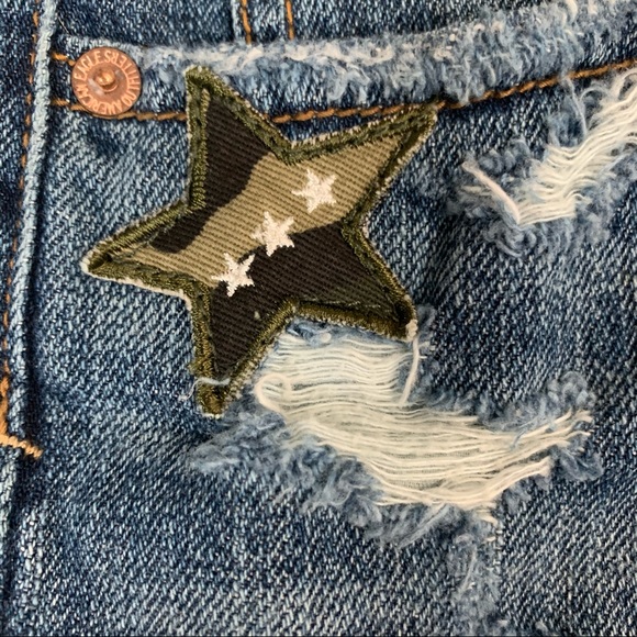 AMERICAN EAGLE OUTFITTERS Distressed Denim New York Jean Shorts 4 - Picture 3 of 6